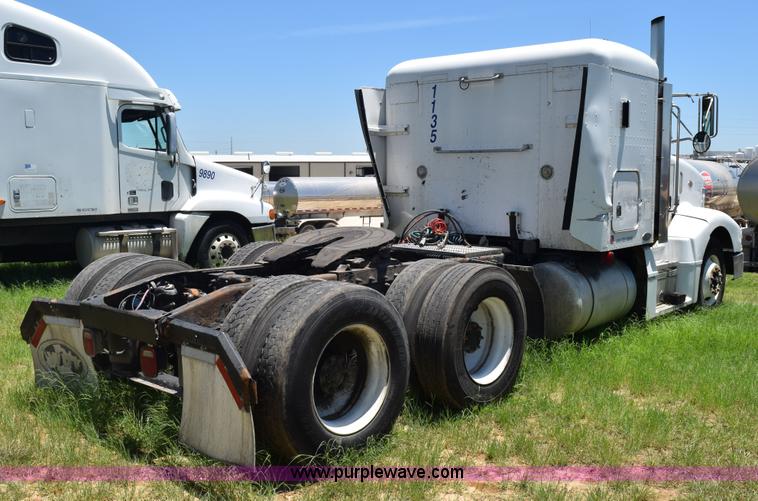 image for item K6142 2000 Peterbilt 377 semi truck