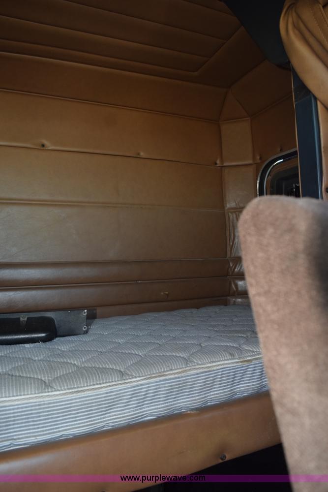 image for item K6142 2000 Peterbilt 377 semi truck