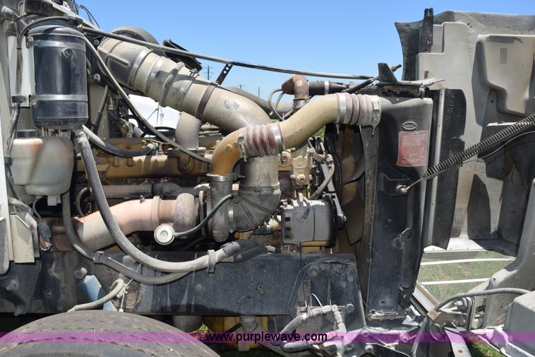 image for item K6142 2000 Peterbilt 377 semi truck