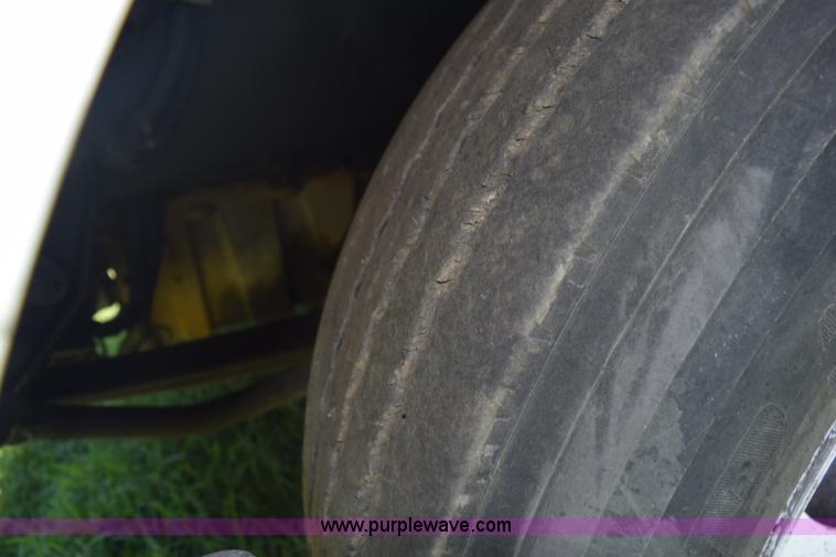 image for item K6142 2000 Peterbilt 377 semi truck