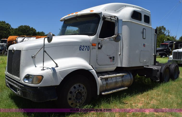 image for item K6143 2007 International 9400i semi truck