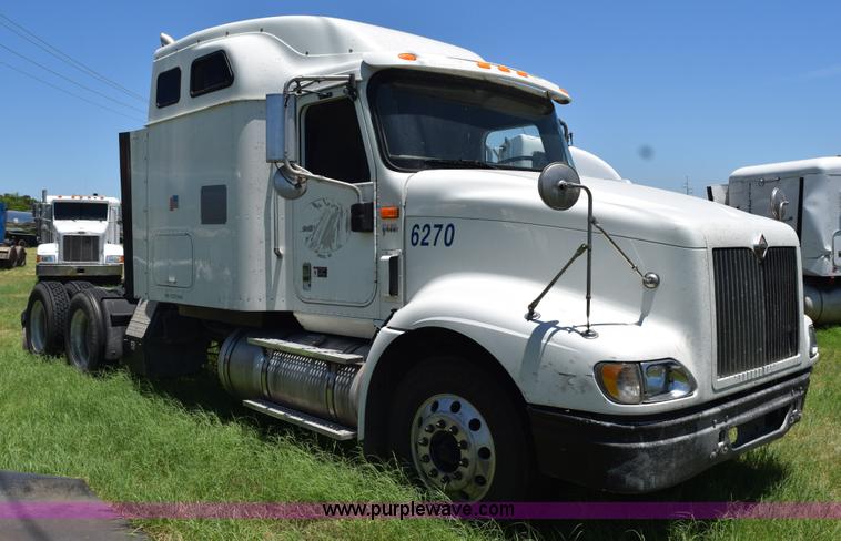 image for item K6143 2007 International 9400i semi truck