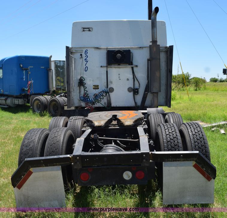 image for item K6143 2007 International 9400i semi truck