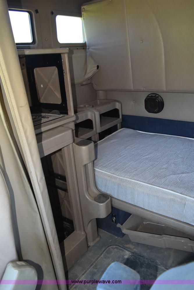 image for item K6143 2007 International 9400i semi truck