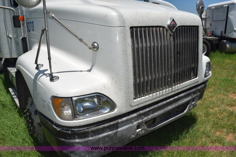 image for item K6143 2007 International 9400i semi truck
