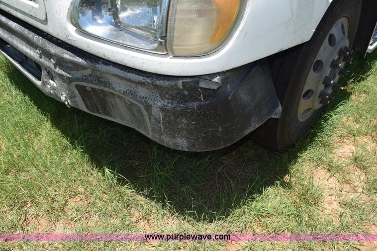 image for item K6143 2007 International 9400i semi truck