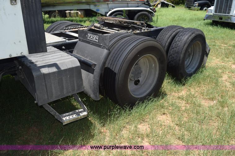 image for item K6143 2007 International 9400i semi truck