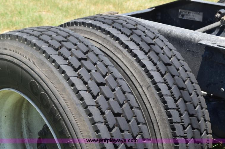 image for item K6143 2007 International 9400i semi truck