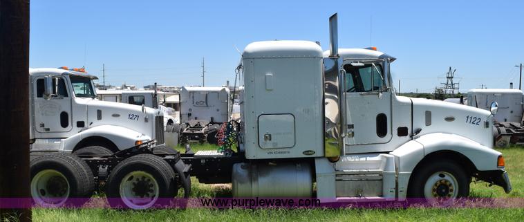 image for item K6144 1999 Peterbilt 377 semi truck