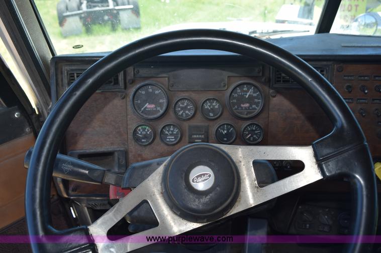 image for item K6144 1999 Peterbilt 377 semi truck