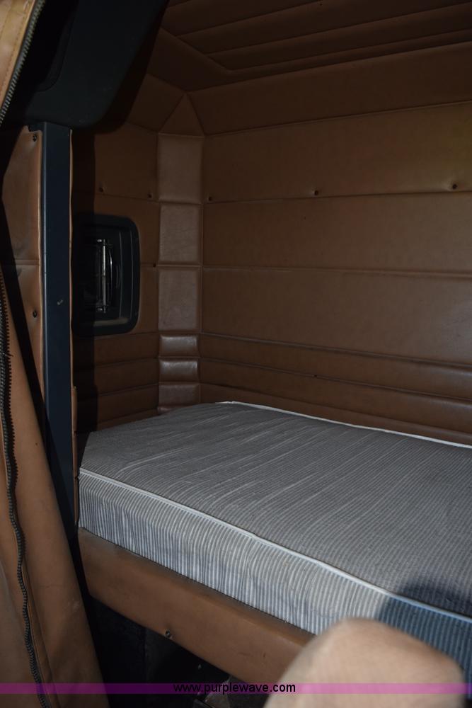 image for item K6144 1999 Peterbilt 377 semi truck