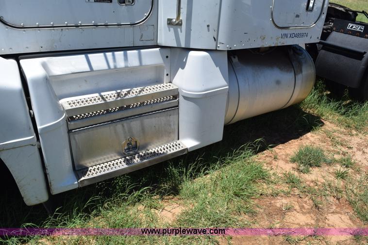 image for item K6144 1999 Peterbilt 377 semi truck