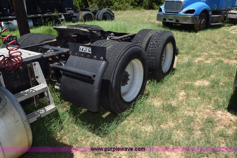 image for item K6144 1999 Peterbilt 377 semi truck