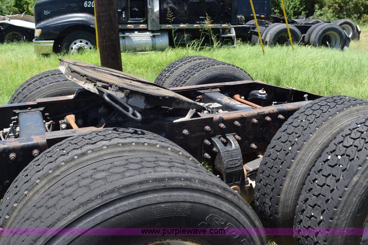 image for item K6144 1999 Peterbilt 377 semi truck