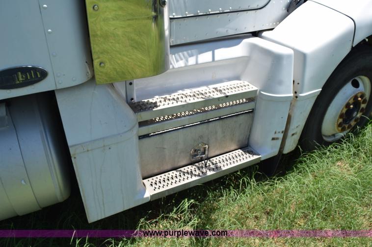 image for item K6144 1999 Peterbilt 377 semi truck