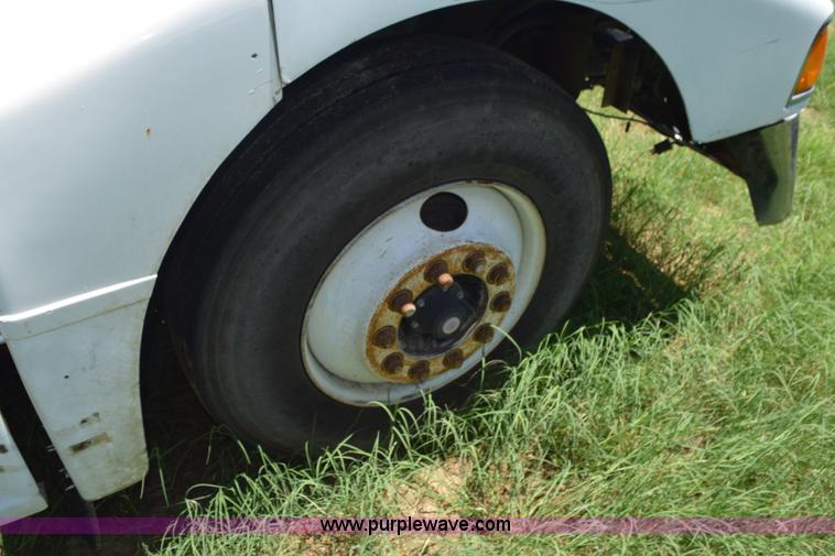 image for item K6144 1999 Peterbilt 377 semi truck