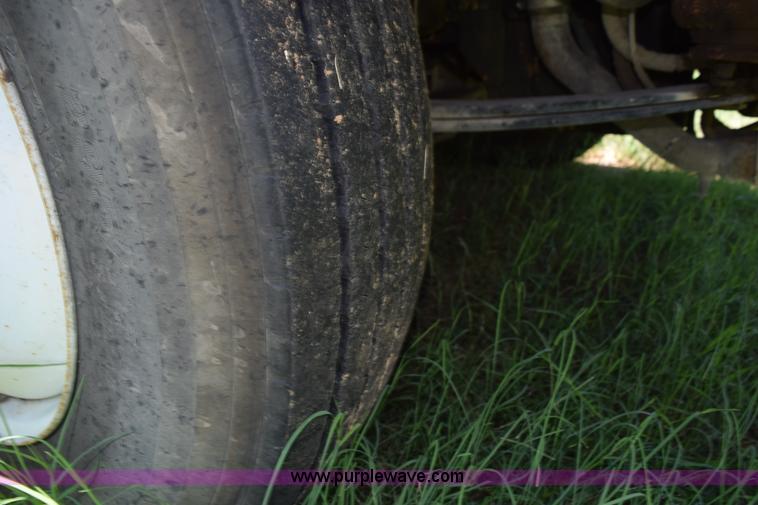 image for item K6144 1999 Peterbilt 377 semi truck