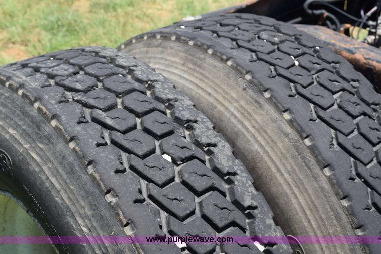 image for item K6144 1999 Peterbilt 377 semi truck