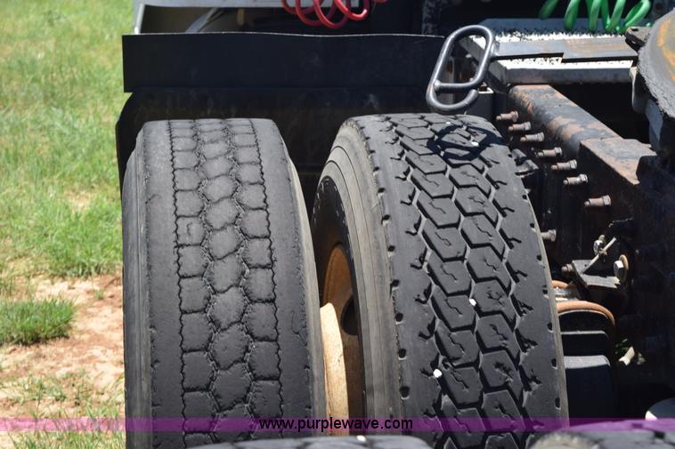 image for item K6144 1999 Peterbilt 377 semi truck