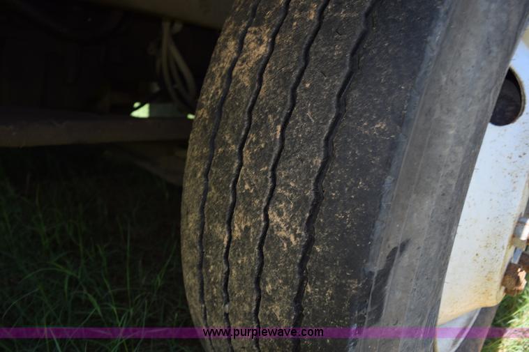 image for item K6144 1999 Peterbilt 377 semi truck