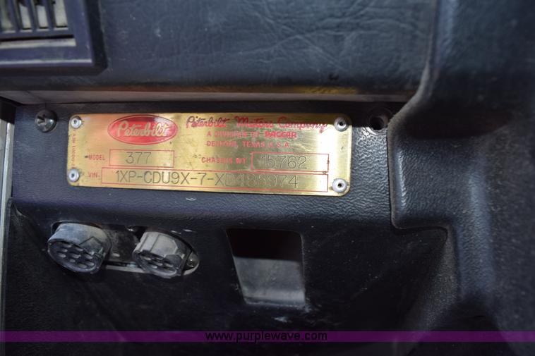 image for item K6144 1999 Peterbilt 377 semi truck