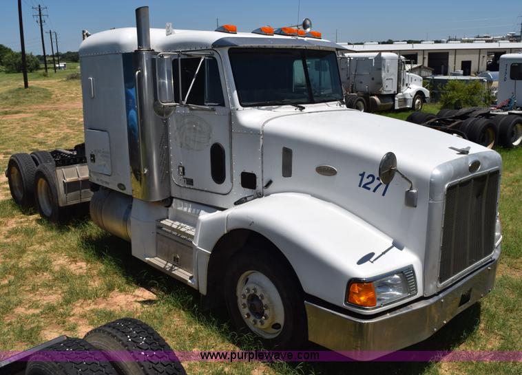 image for item K6145 2000 Peterbilt 377 semi truck
