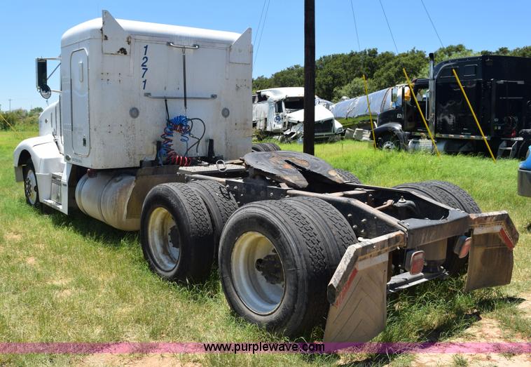 image for item K6145 2000 Peterbilt 377 semi truck