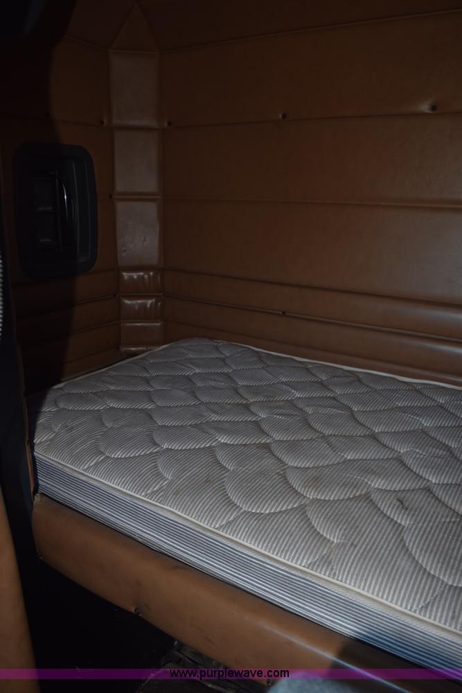 image for item K6145 2000 Peterbilt 377 semi truck