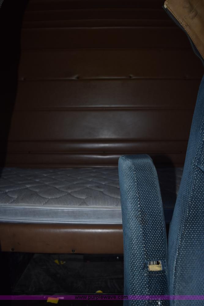 image for item K6145 2000 Peterbilt 377 semi truck