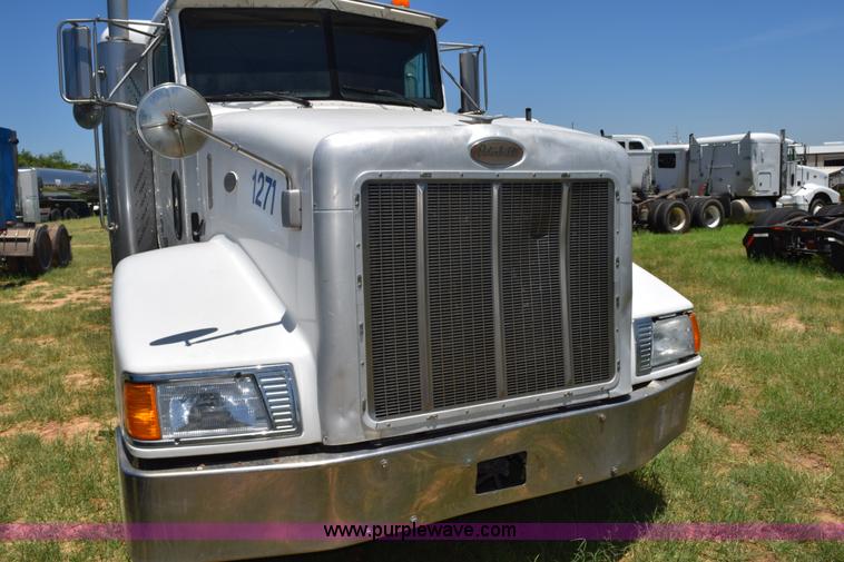 image for item K6145 2000 Peterbilt 377 semi truck