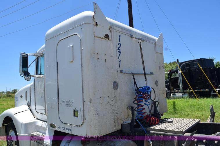 image for item K6145 2000 Peterbilt 377 semi truck