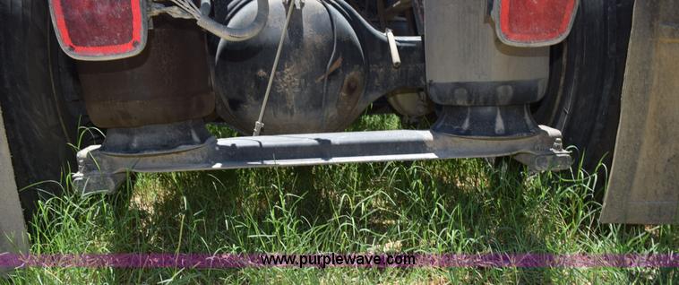 image for item K6145 2000 Peterbilt 377 semi truck