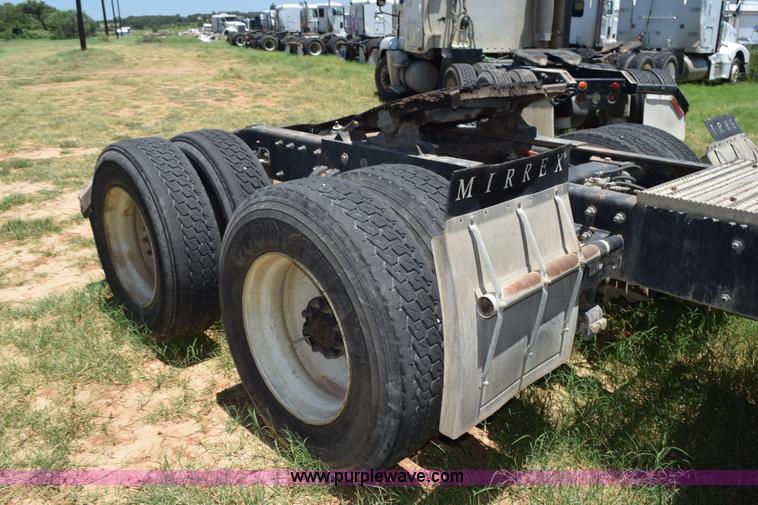 image for item K6145 2000 Peterbilt 377 semi truck