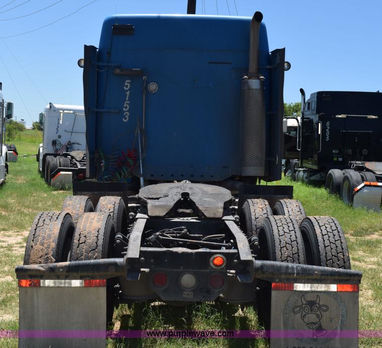 image for item K6146 2003 Freightliner Columbia semi truck