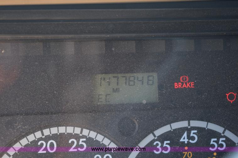 image for item K6146 2003 Freightliner Columbia semi truck