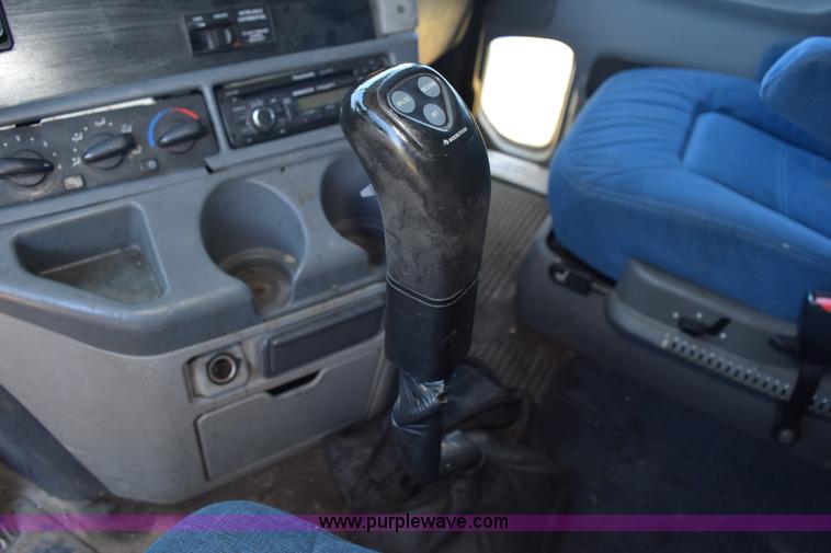 image for item K6146 2003 Freightliner Columbia semi truck