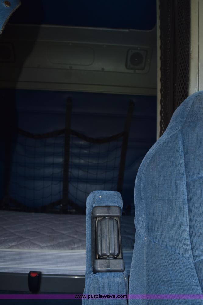 image for item K6146 2003 Freightliner Columbia semi truck