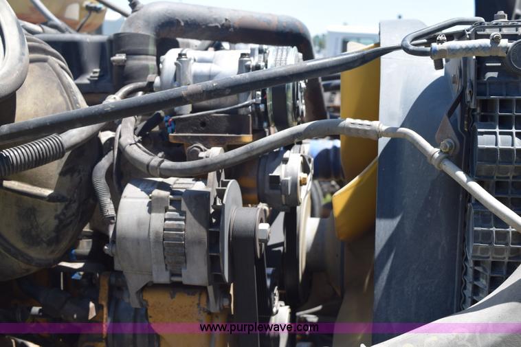 image for item K6146 2003 Freightliner Columbia semi truck