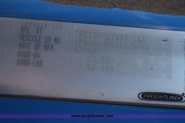 image for item K6146 2003 Freightliner Columbia semi truck