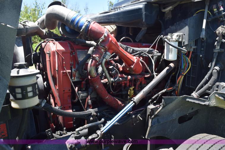 image for item K6147 2007 International 9400i semi truck