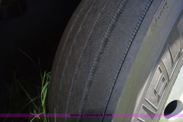 image for item K6147 2007 International 9400i semi truck