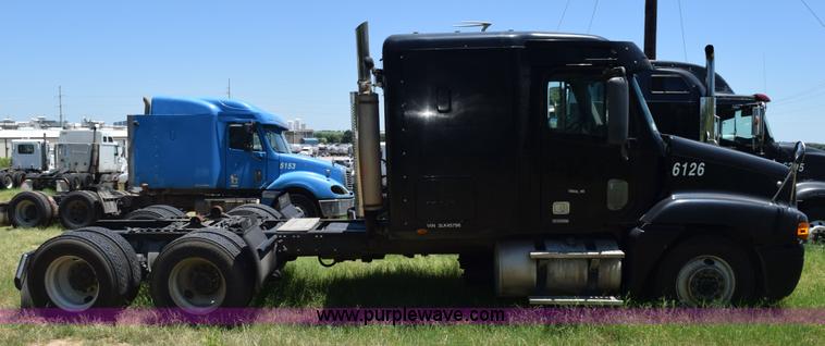 image for item K6148 2003 Freightliner Century ST120 semi truck