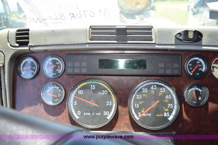 image for item K6148 2003 Freightliner Century ST120 semi truck