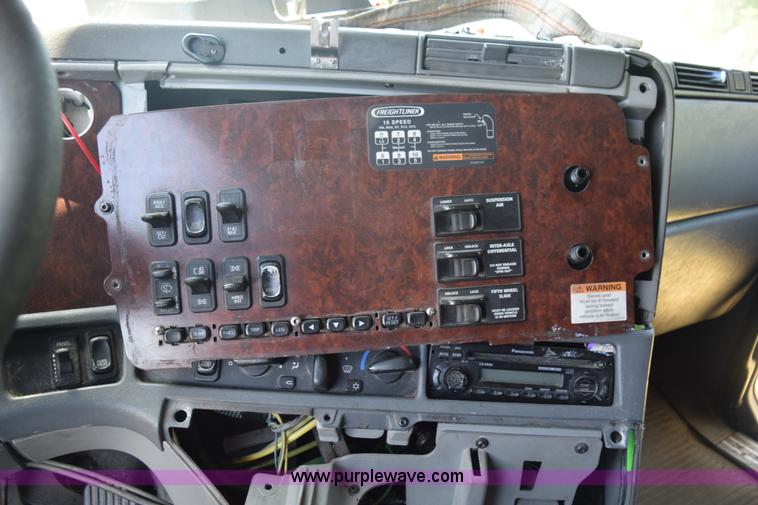 image for item K6148 2003 Freightliner Century ST120 semi truck