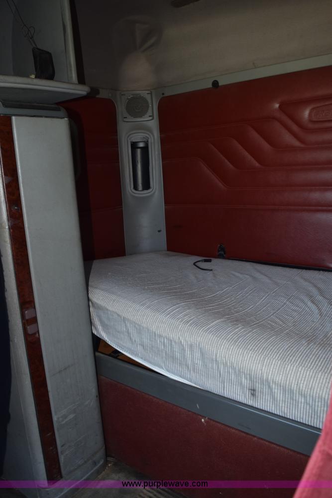 image for item K6148 2003 Freightliner Century ST120 semi truck