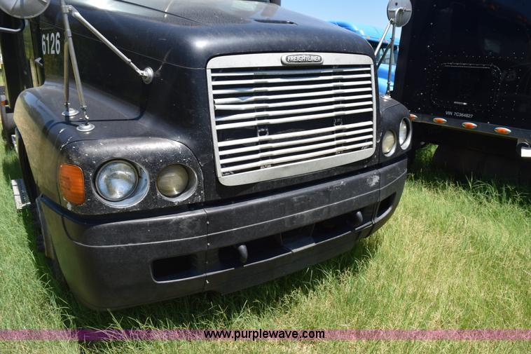 image for item K6148 2003 Freightliner Century ST120 semi truck