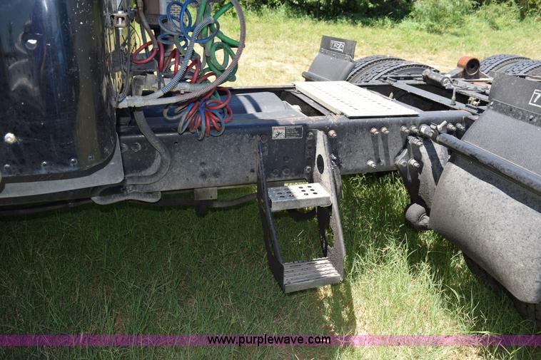 image for item K6148 2003 Freightliner Century ST120 semi truck