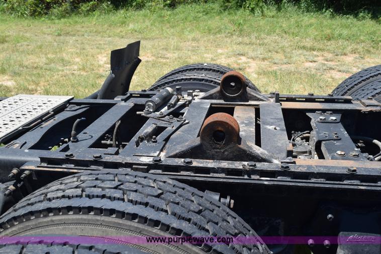 image for item K6148 2003 Freightliner Century ST120 semi truck