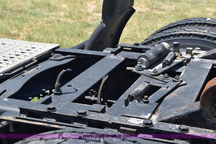 image for item K6148 2003 Freightliner Century ST120 semi truck