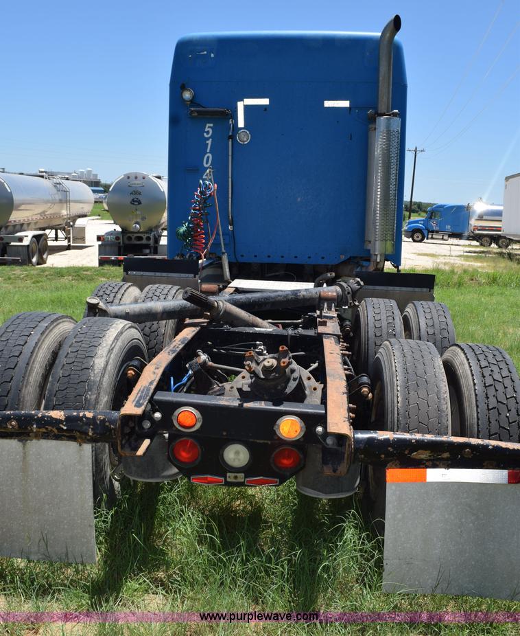 image for item K6149 2003 Freightliner Columbia semi truck